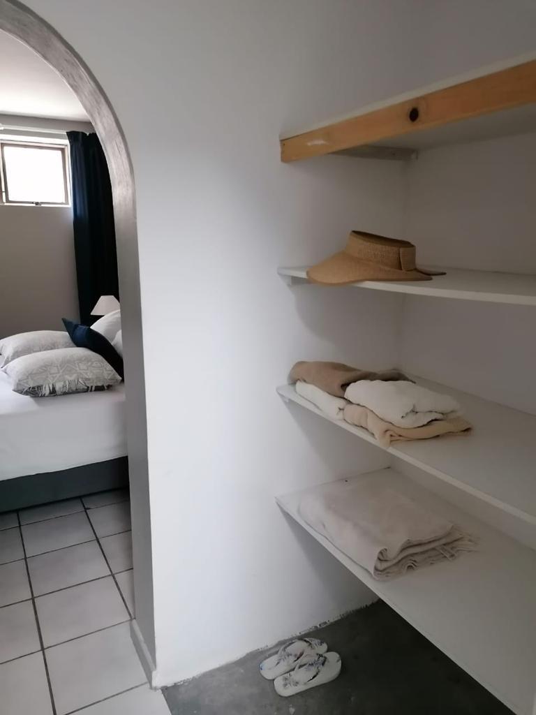 8 Bedroom Property for Sale in Paradise Beach Eastern Cape